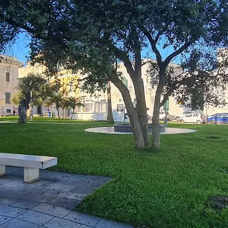 公寓 Albizzihome 布林迪西