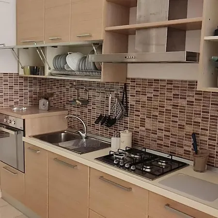 Albizzihome Apartament *